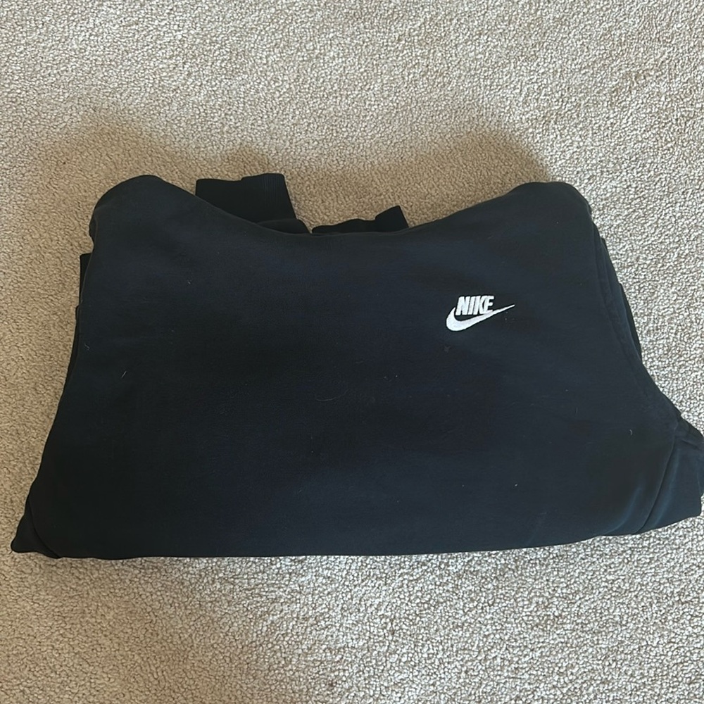 boys black nike hoodie